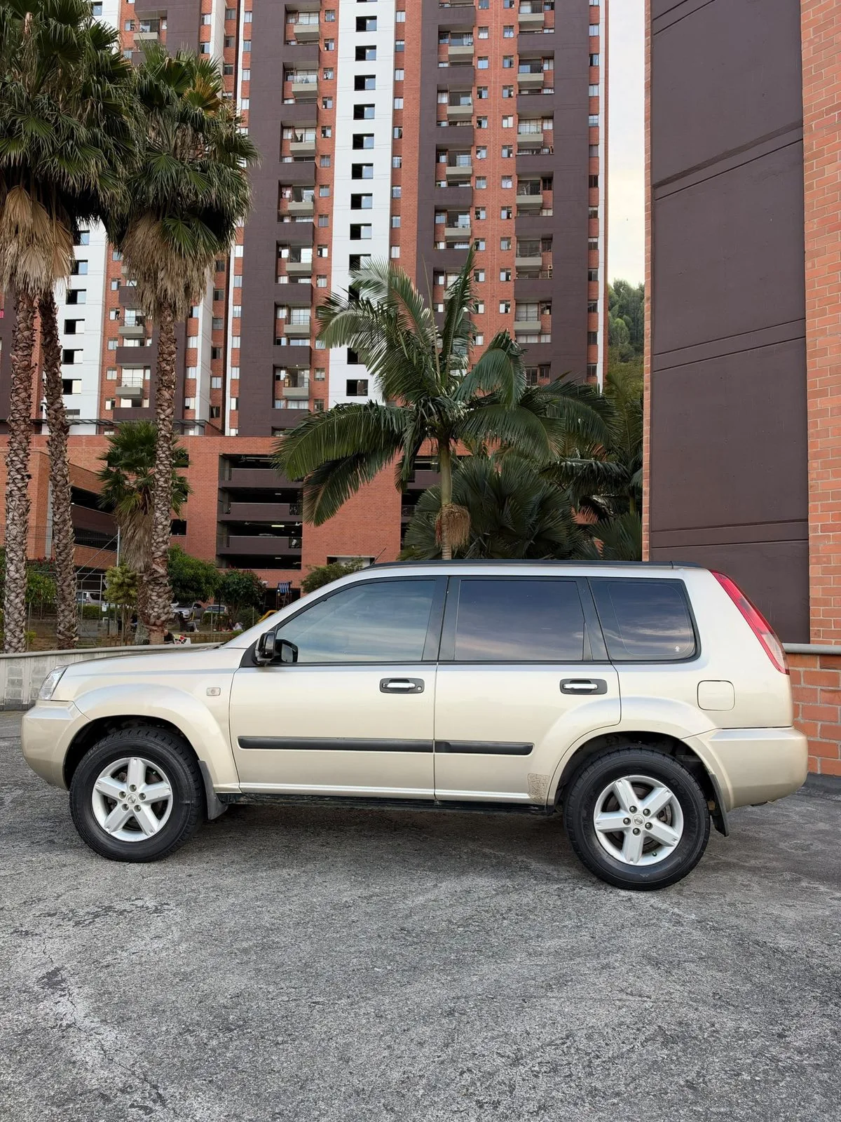 Nissan X-trail Classic 2013 — foto 2 de 12