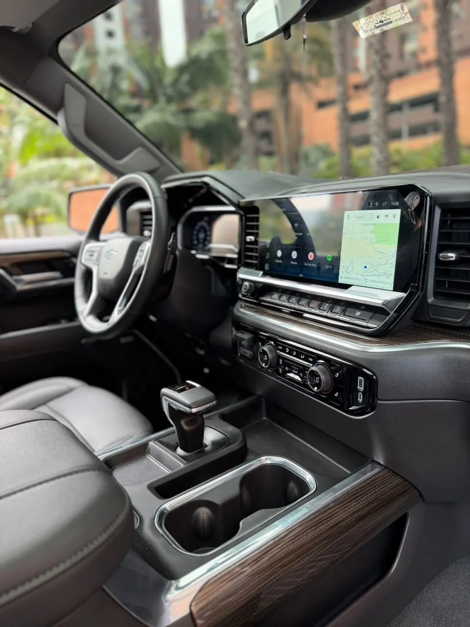 Chevrolet Silverado Z71 2025 — foto 6 de 11