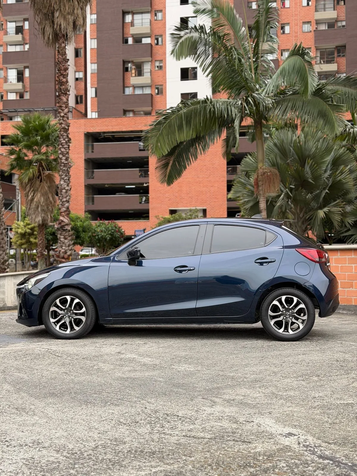 Mazda 2 Grand Touring 2017 — foto 2 de 11