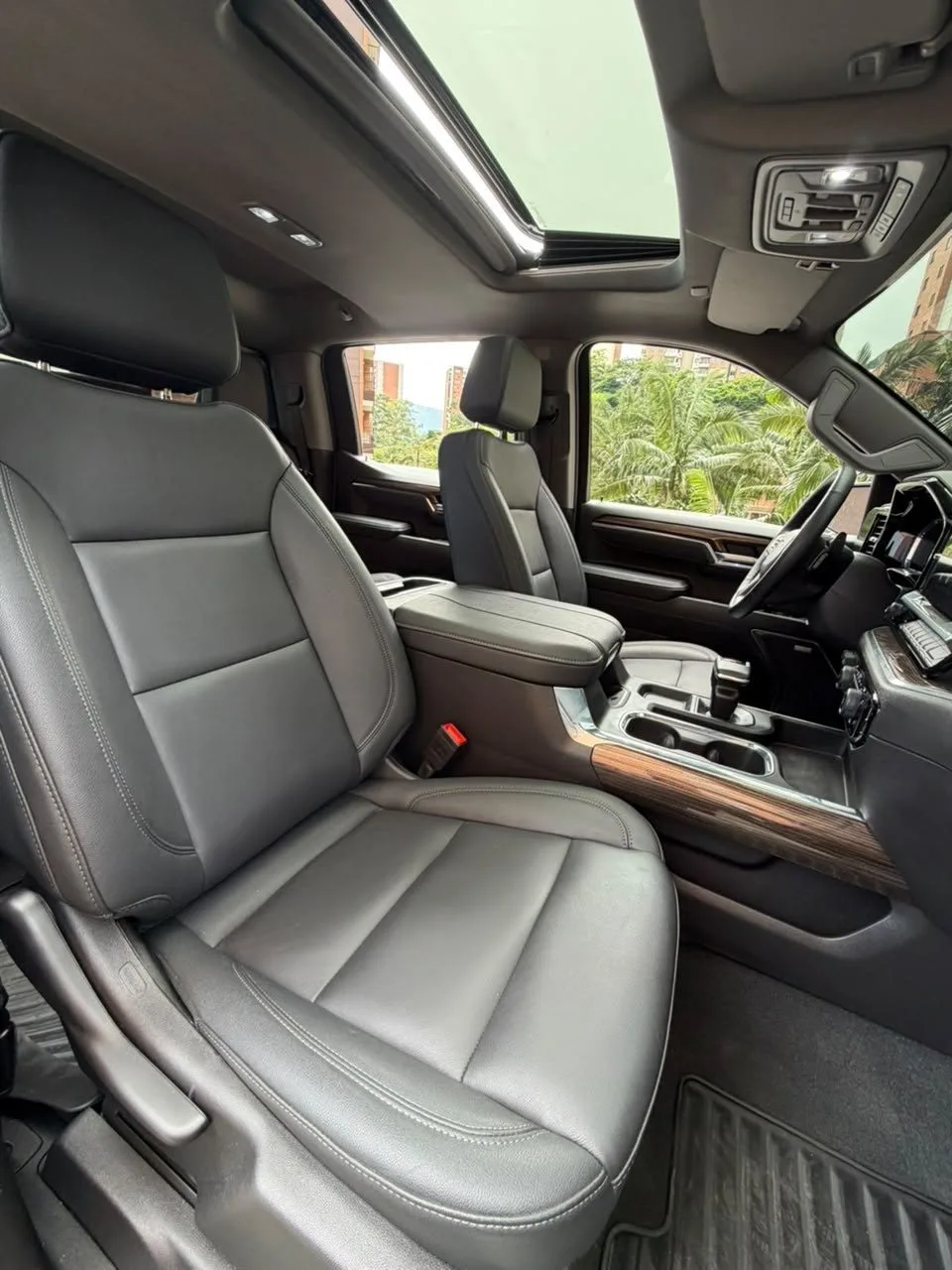 Chevrolet Silverado Z71 2025 — foto 8 de 11