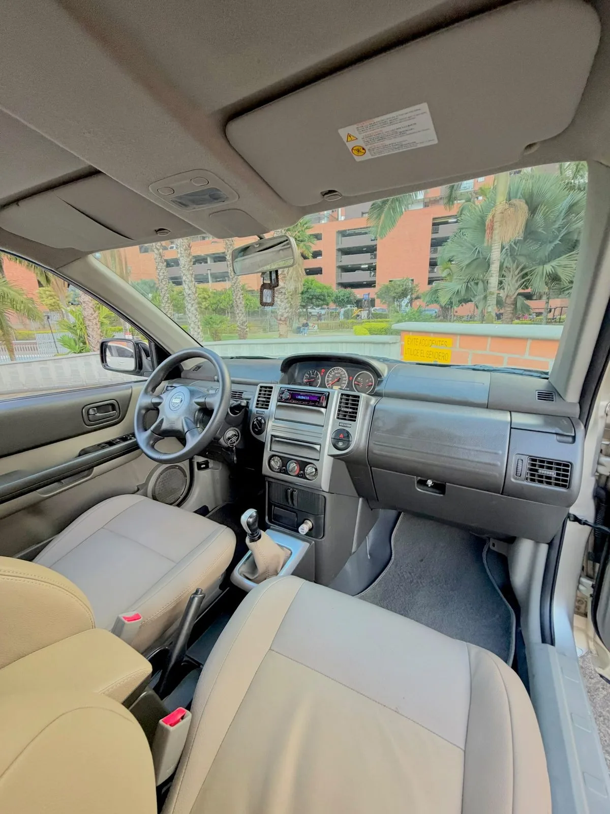 Nissan X-trail Classic 2013 — foto 8 de 12