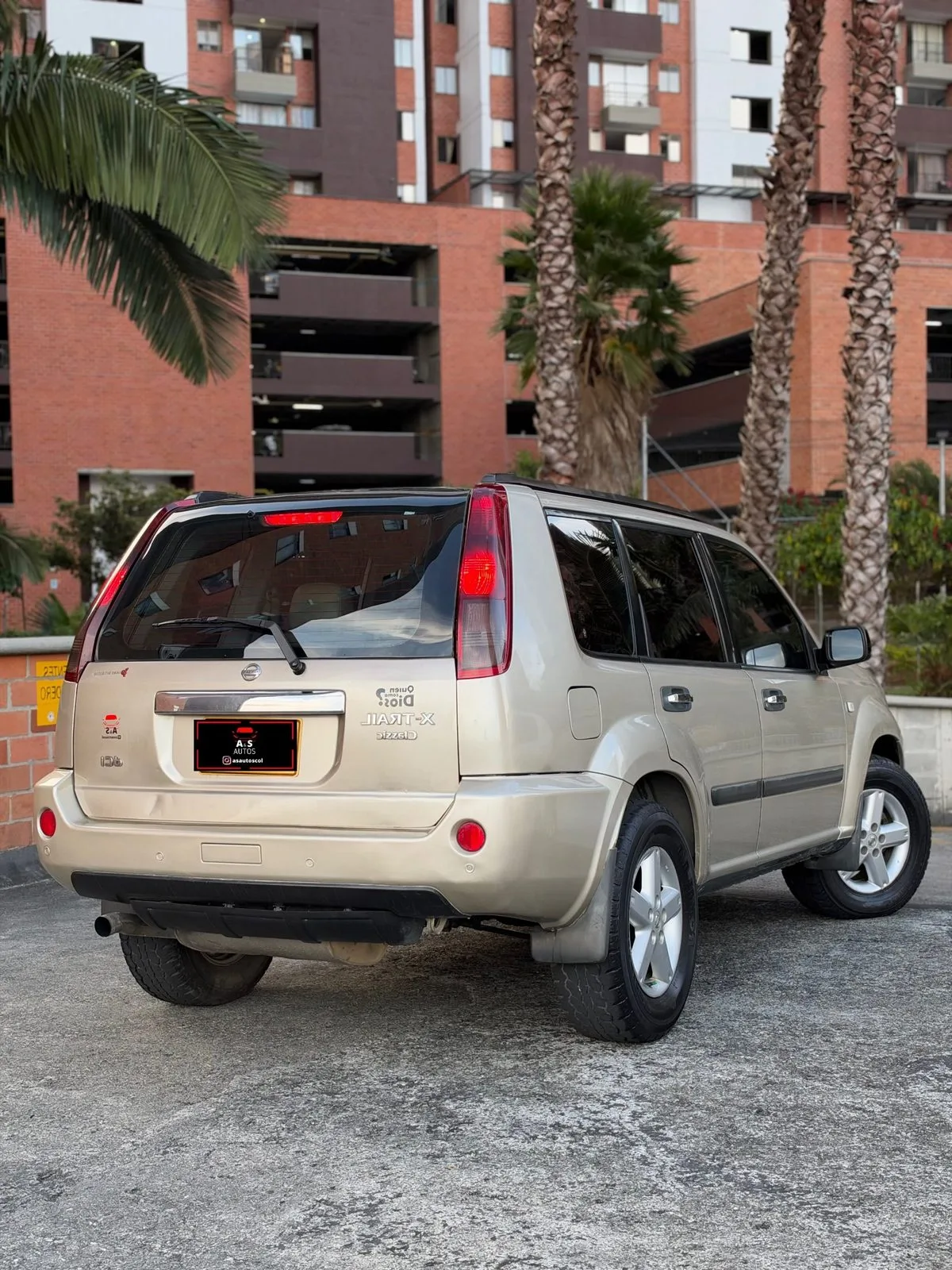 Nissan X-trail Classic 2013 — foto 4 de 12