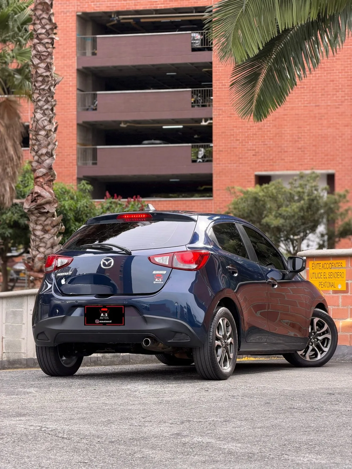 Mazda 2 Grand Touring 2017 — foto 5 de 11